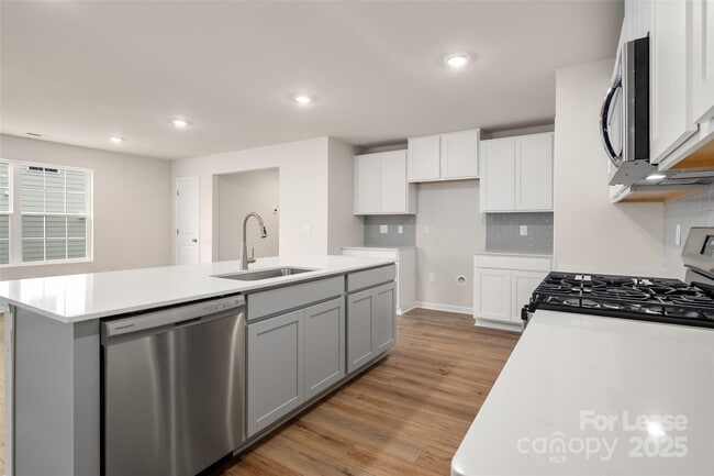 Building Photo - 108 Rock Ave