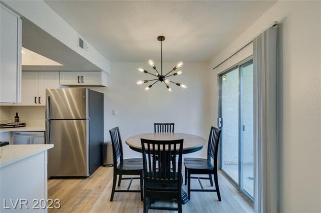 Building Photo - Gorgeous, fully-renovated and furnished co...