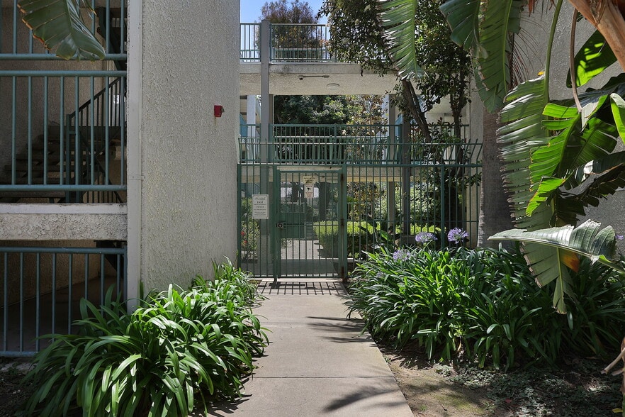Building Photo - 20134 Leadwell St