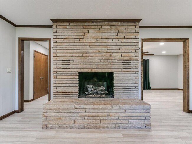 Building Photo - 2641 Osborne Dr