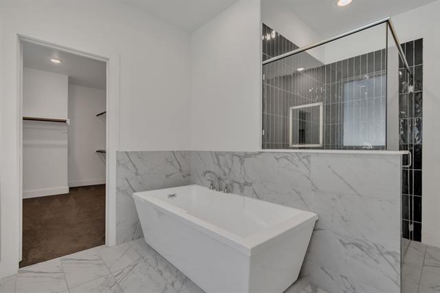 Building Photo - 7121 Talon Dr