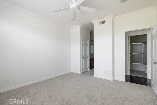 Building Photo - 12 Rabano