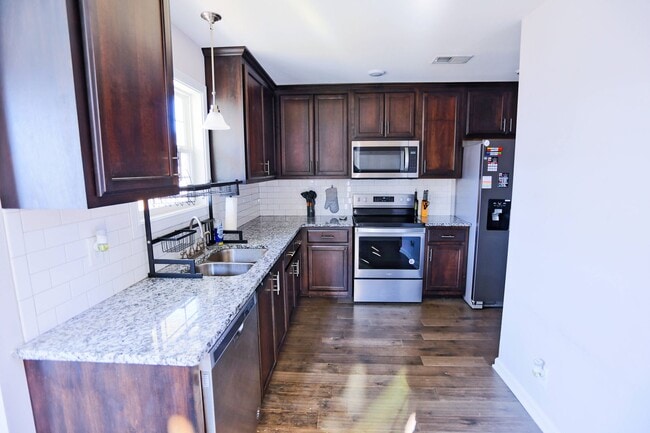 Building Photo - 1255 Magnum Dr
