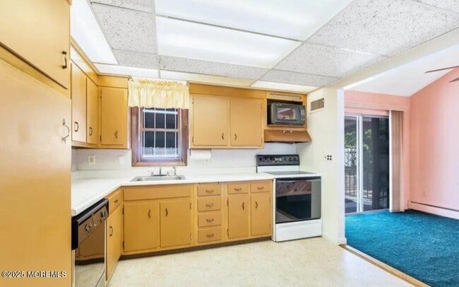 Building Photo - 4 Coral Way