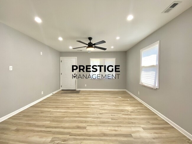 Building Photo - Updated 3 Bedroom Home in Gary