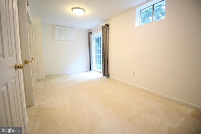 Building Photo - 18040 Tebbs Ln