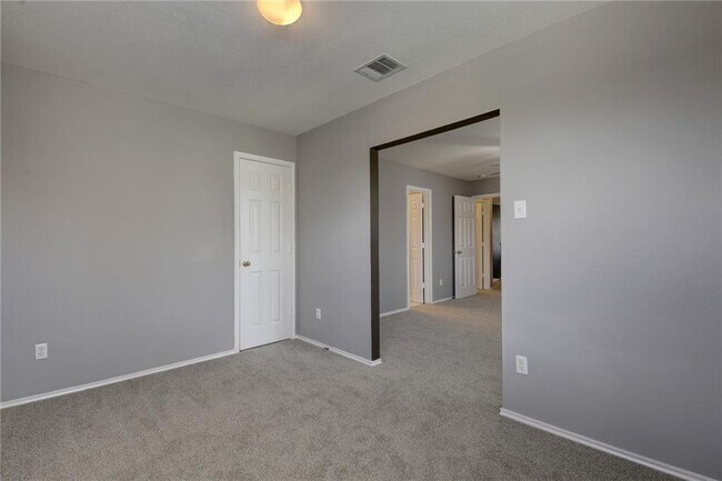 Building Photo - 908 Sebastian Bend