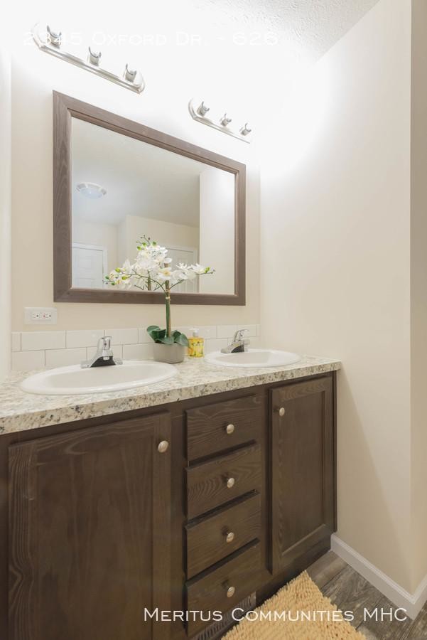 Building Photo - 3 bedroom in Indianapolis IN 46234