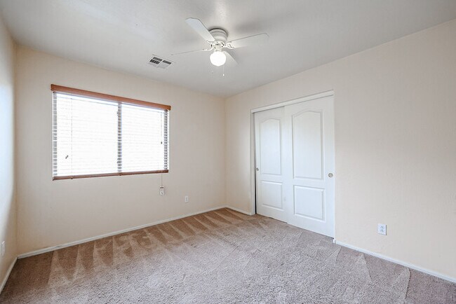 Building Photo - Beautiful 7 bedroom