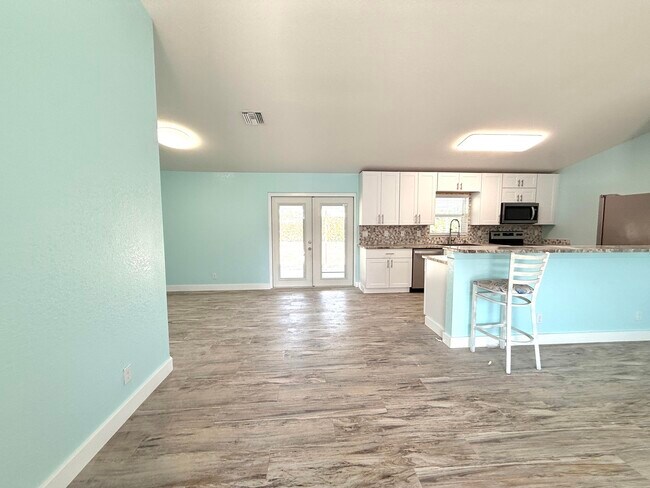 Building Photo - 15859 68th Ct N