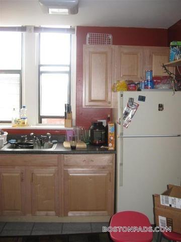 Building Photo - 448 Park Dr