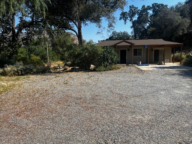 Building Photo - 40642 Sierra Dr