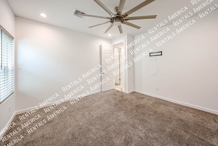 Building Photo - 347 E La Mirada Dr