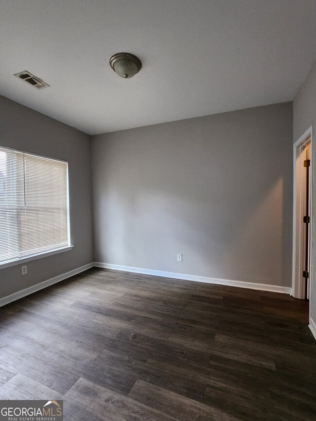 Building Photo - 285 Brookview Dr