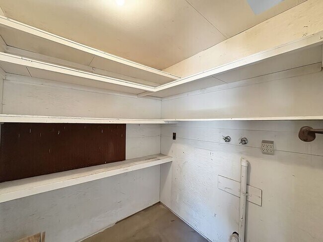 Building Photo - 16737 Meandro Dr