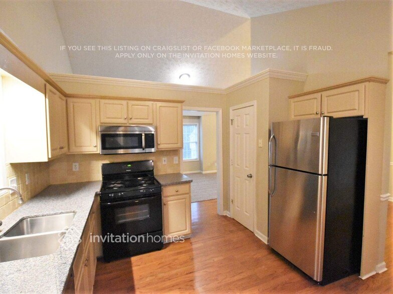 Building Photo - 4030 Mt Vernon Dr