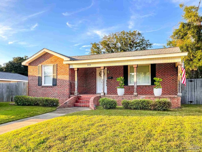 Building Photo - 1618 W Garden St