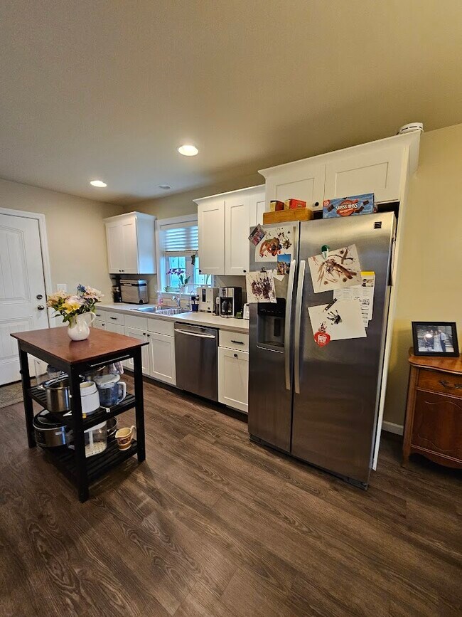 Building Photo - 213 Jonathan Ln