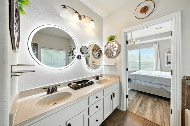 Building Photo - 26507 Grey Sparrow Dr