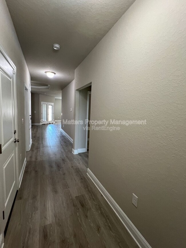 Building Photo - 5330 Parkside Dr