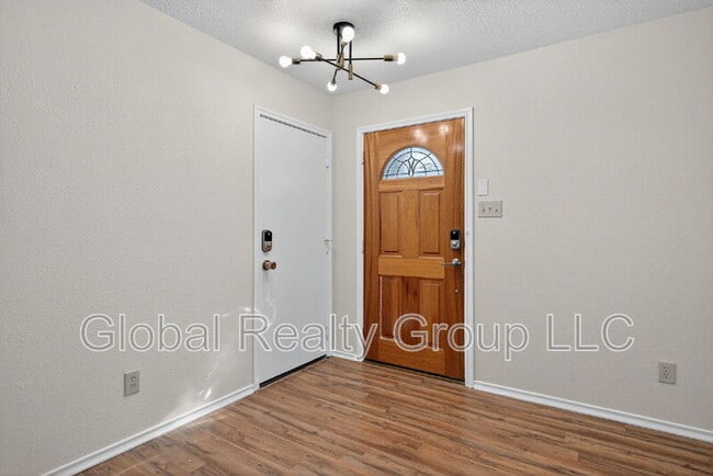 Building Photo - 3580 Olde Moss St
