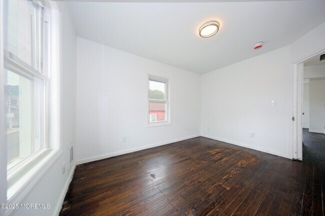 Building Photo - 48 Barberie Ave
