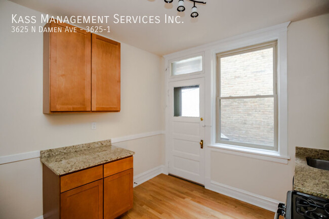 Building Photo - 3625 N Damen Ave