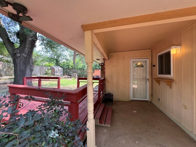 Building Photo - 1607 Wisteria St