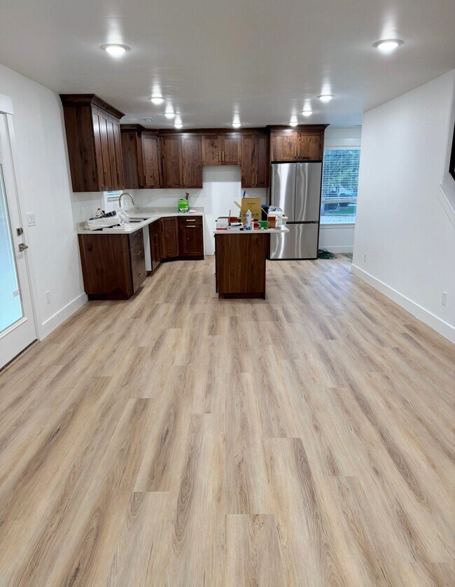 Building Photo - 258 S 1400 W