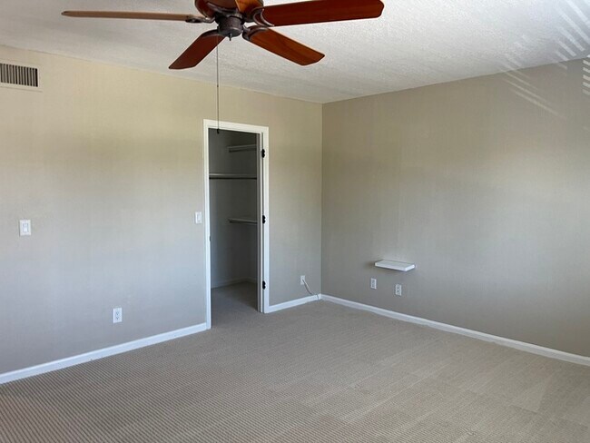Building Photo - Perfect Scottsdale Location!! 3 beds 2 bat...