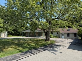 Building Photo - 511 E Royalton Rd