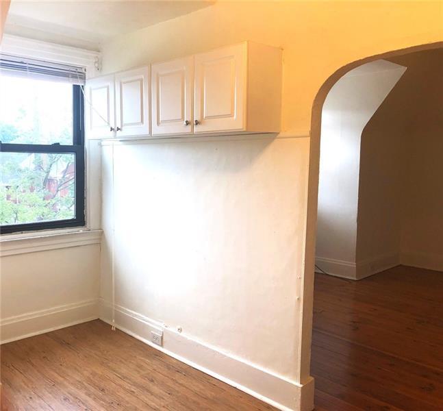 Building Photo - 335 S Evaline St