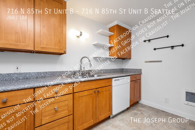 Building Photo - 716 N 85th St