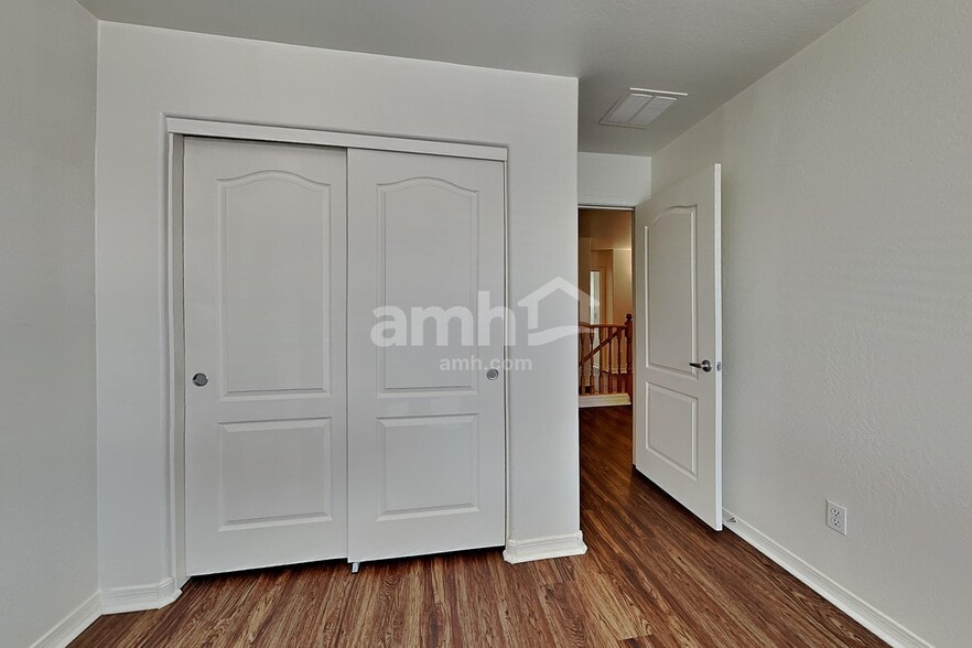 Building Photo - 17403 W Langer Ln