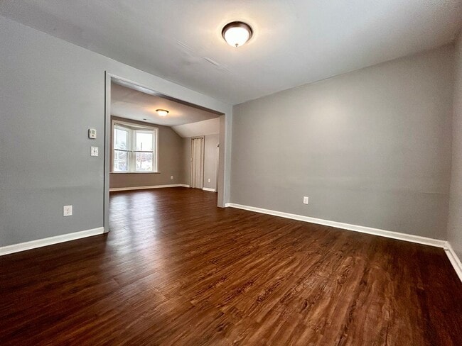 Building Photo - One Bedroom Duplex in Muskegon