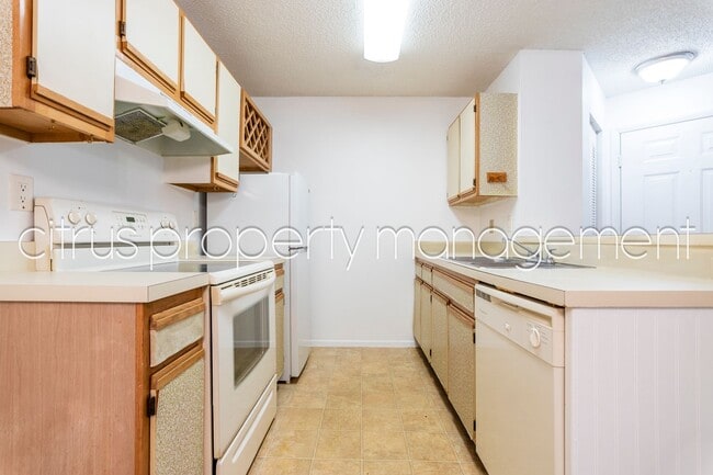 Building Photo - 2569 Grassy Point Dr