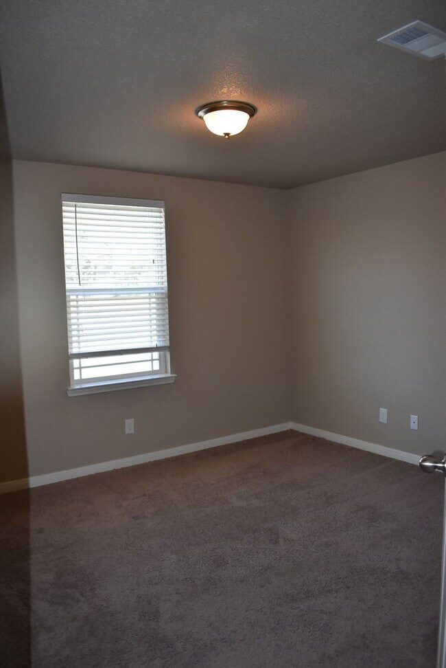 Building Photo - 105 Stone Canyon Ct