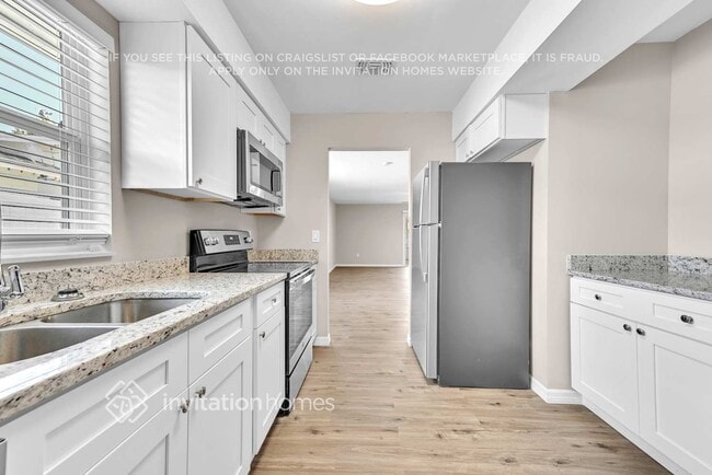 Building Photo - 6914 Voltaire Dr