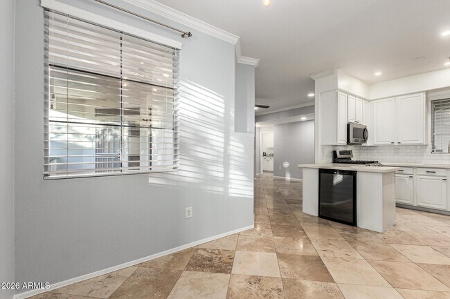 Building Photo - 2992 N Miller Rd