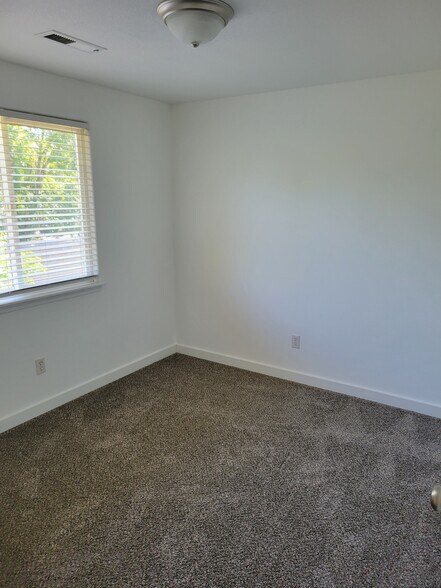 Bedroom 3 - 15503 NE 83RD ST