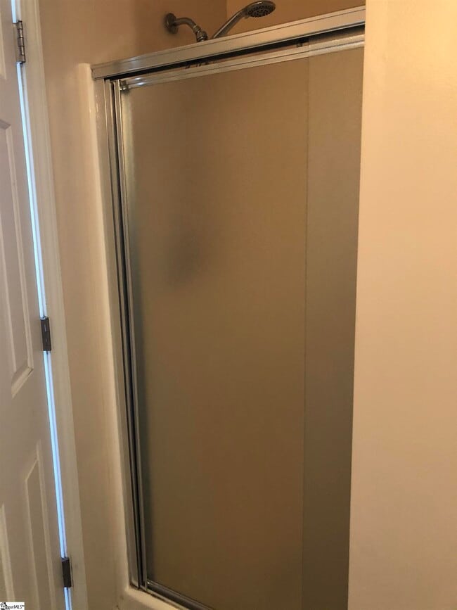 Building Photo - 520 Lois Wy