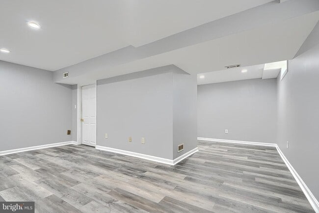 Building Photo - 7 Crestview Garth