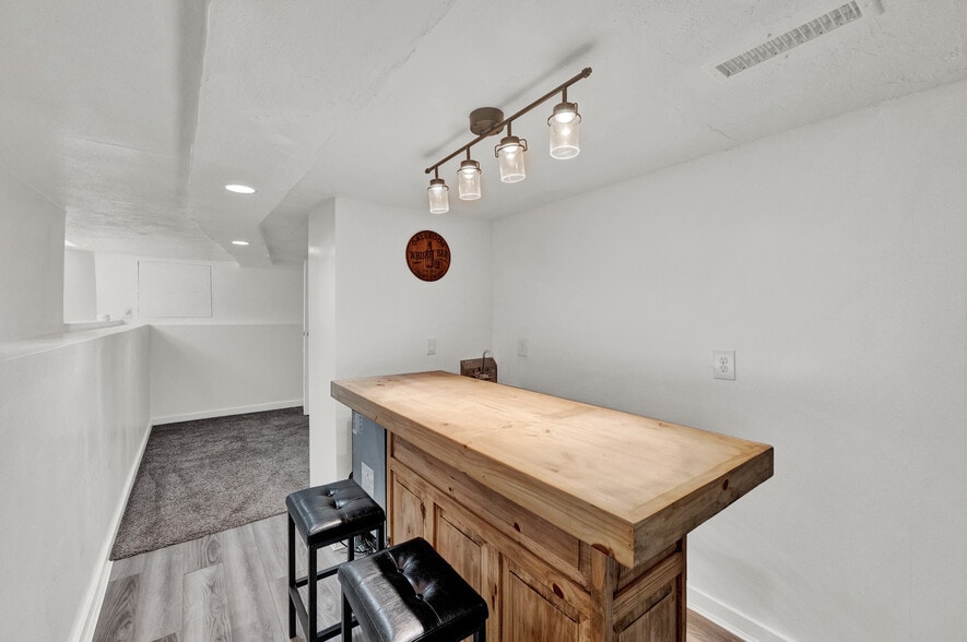 Building Photo - 369 N 300 W