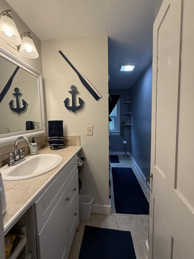 Building Photo - 72 Main St