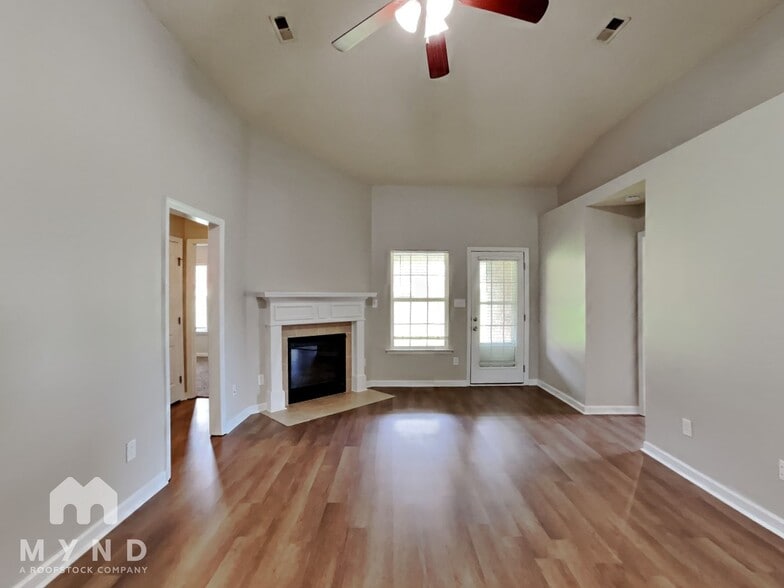 Building Photo - 2404 Slatemill Dr SW