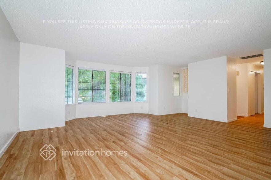 Building Photo - 2134 Hemlock St SE