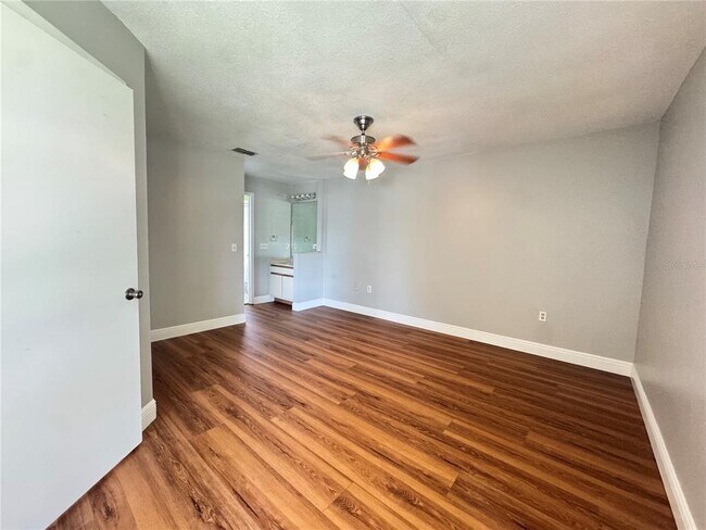 Building Photo - 3118 S Semoran Blvd
