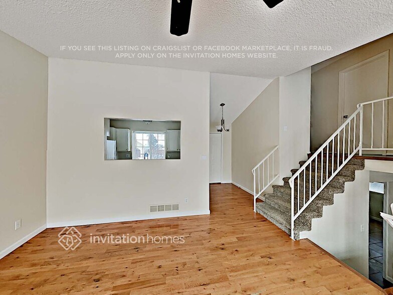 Building Photo - 5840 S Perth Pl