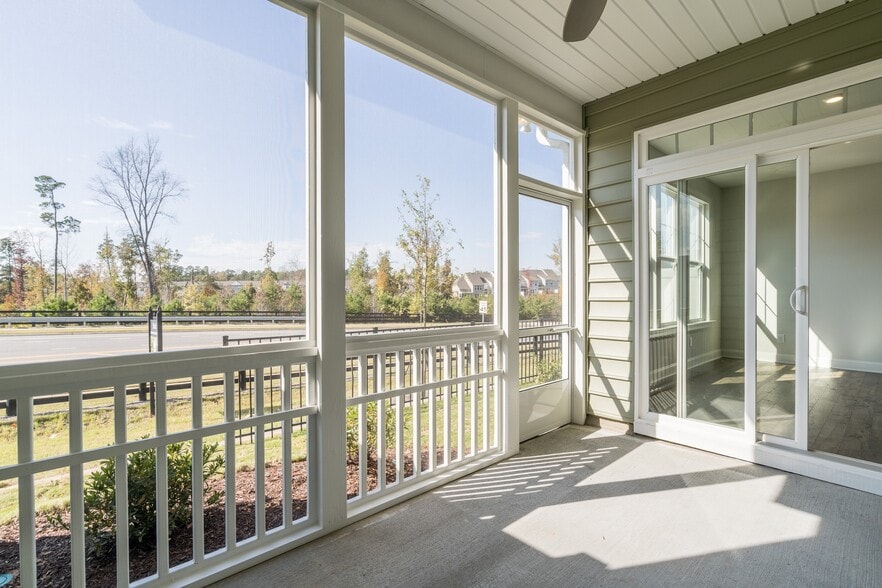 Building Photo - 304 Shale Creek Dr