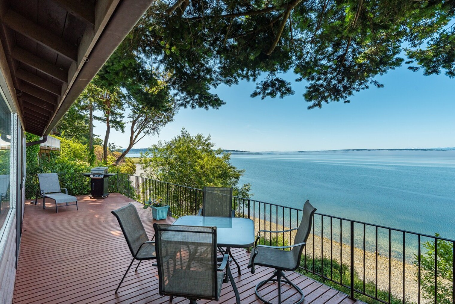 Building Photo - 2062 S Breezy Point Rd